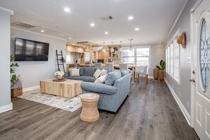 Smart-TV, videospill, fotballspill og bøker