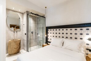 Doppelzimmer | Individuell dekoriert, schallisolierte Zimmer, Bügeleisen/Bügelbrett