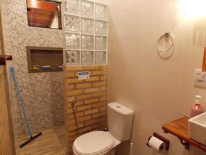 Shower, hair dryer, toilet paper