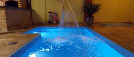 حمّام سباحة خارجي