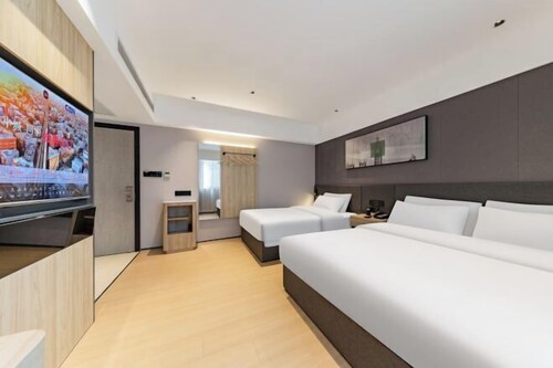 Shangkeyou Nantong Haimen Pedestrian Street Hotel