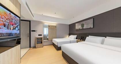 Shangkeyou Nantong Haimen Pedestrian Street Hotel