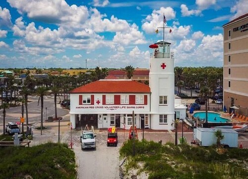 Jax Vacations 1/2 Mile to Beach, 2 bedroom, pet friendly, close to Mayo Clinic