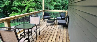 Hidden Hideway, fully furnished home perfect for family get aways!