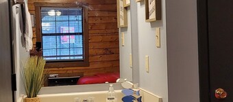 #12 Dock Holiday-Uncertain Lodge and Inn