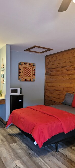 1 quarto, acesso à internet, roupa de cama