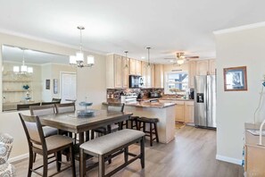 Dining - Beach D-ehs by Brunswick Vacation Rentals w/ Pool (Ocean Isle Beach)