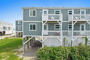 Exterior - Beach D-ehs by Brunswick Vacation Rentals w/ Pool (Ocean Isle Beach)