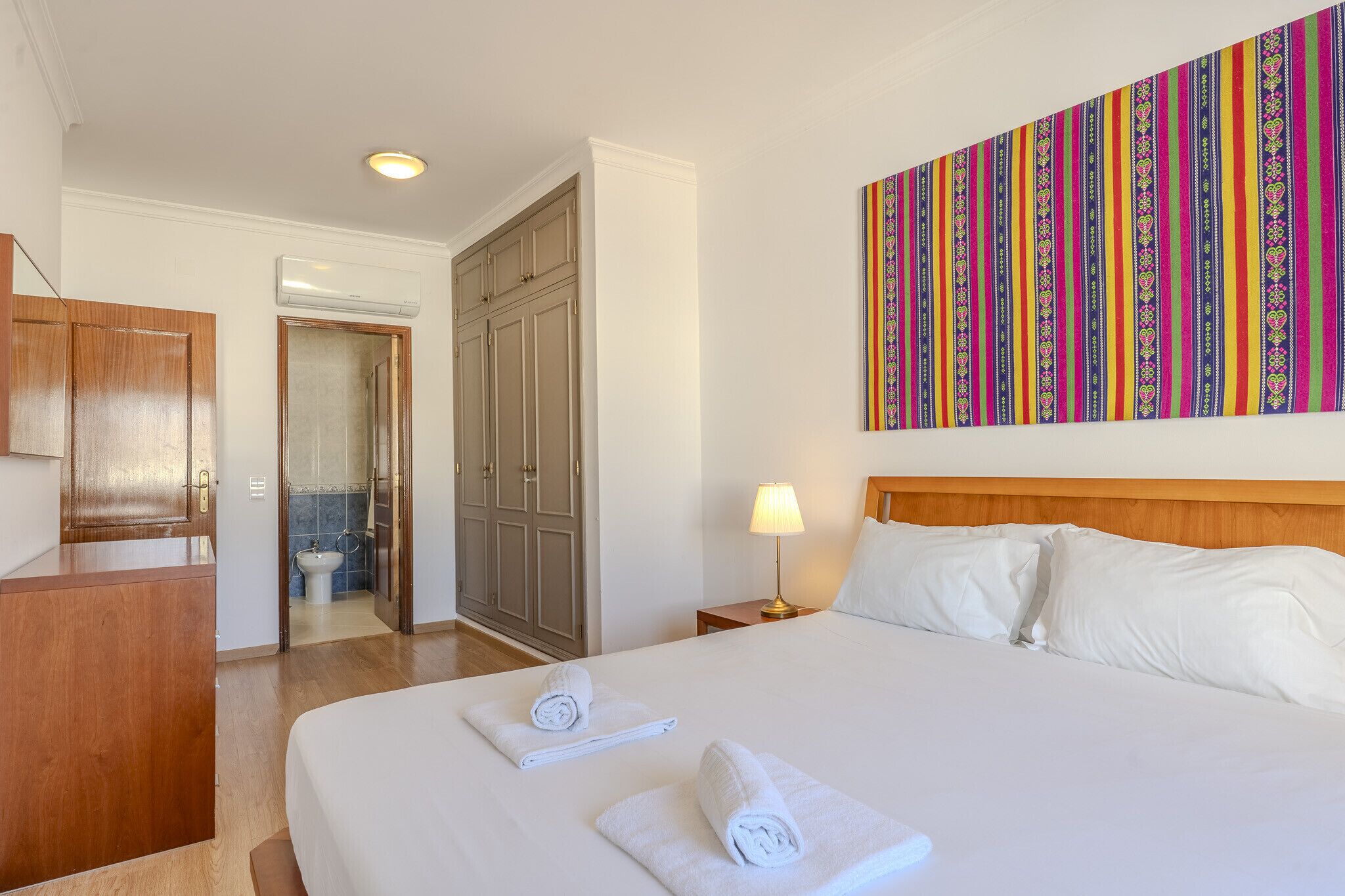3 chambres, fer et planche à repasser, Wi-Fi gratuit