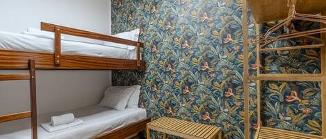 3 bedrooms, iron/ironing board, free WiFi