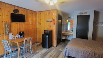 1 bedroom, free WiFi, bed sheets