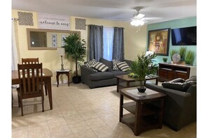 Smart TV - Mama’s home (Pharr)