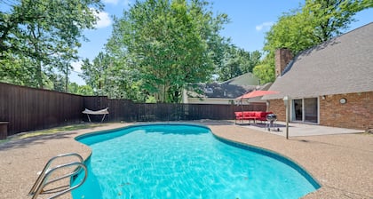 Serene & Spacious Family Retreat w/ Pool. Park and St. Francis Hospital Nearby.