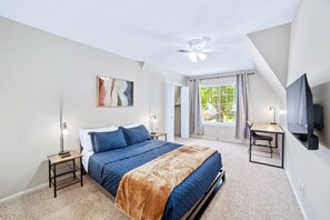 4 bedrooms, desk, iron/ironing board, travel crib