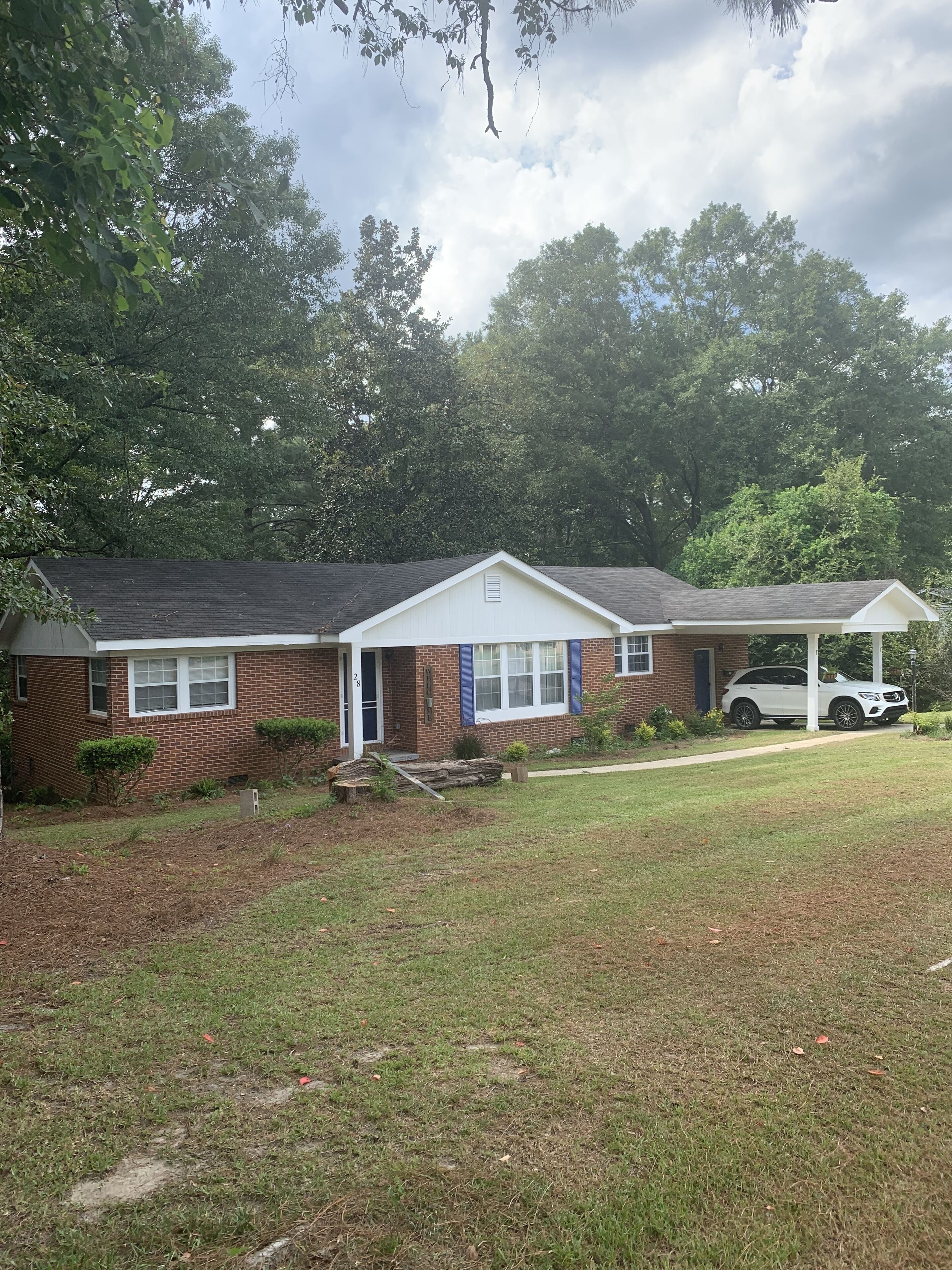 Spacious family home close to food, fun, and historic venues!