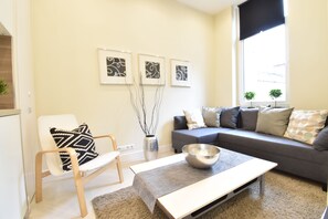 Living area - Pretty central 2 bedroom flat (Budapest)