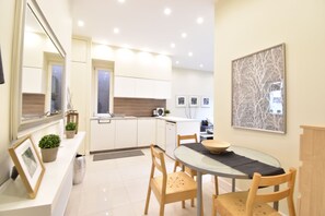 Dining - Pretty central 2 bedroom flat (Budapest)