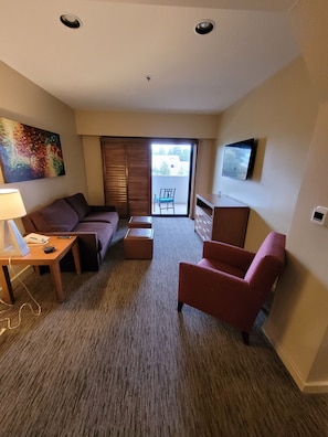 TV, ping pong, computer monitors