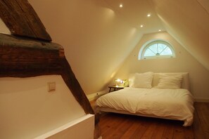 1 bedroom, iron/ironing board, WiFi, bed sheets - Ferien in Einem Historischen Bauernhaus mit Garten (Möhnsen)