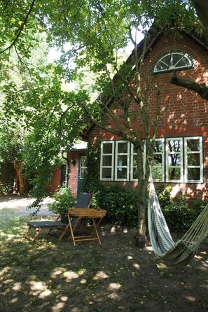 Terrace/patio - Ferien in Einem Historischen Bauernhaus mit Garten (Möhnsen)