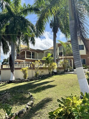 Front of property - Chateau De La Rose (Montego Bay)
