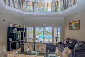 Living area - Chateau De La Rose (Montego Bay)