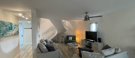 Smart TV, books, stereo