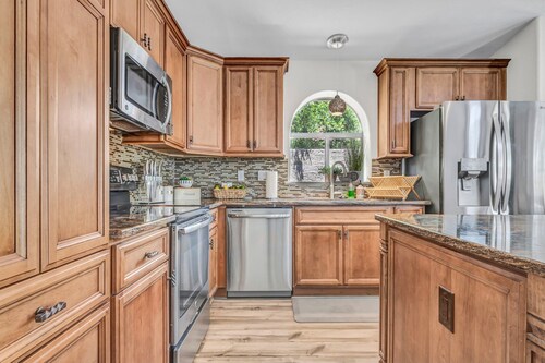 Escape to the Desert and enjoy your own private pool!