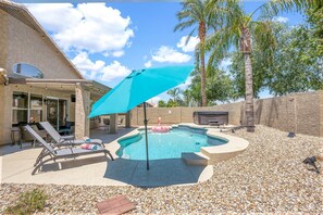 حمّام سباحة خارجي