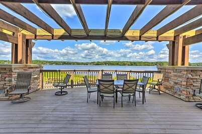 Serene Lakefront Retreat in Poconos: Beach, Pools, Gym, Fireplace & Pet-Friendly