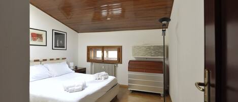 1 室のベッドルーム、アイロン / アイロン台、WiFi、ベッドシーツ