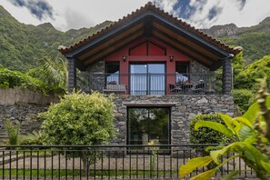 Exterior - Casa de Campo Arco de São Jorge (Santana)