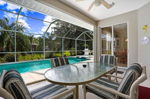 Private, Spacious 3 bed-2 bath Home with pool & spa