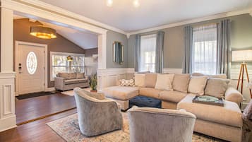 Smart TV, fireplace, video games, table tennis