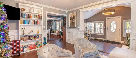 Smart TV, fireplace, video games, ping pong