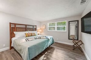 5 Schlafzimmer, Schreibtisch, WLAN