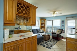 Interior - Gulf Front • Steps to Sand • Sunset View • Balcony (Bradenton Beach)