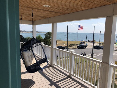 Beachfront - unbeatable location - steps to beach & shops - sunsets from porch!