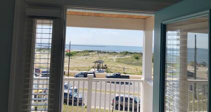 Beachfront - unbeatable location - steps to beach & shops - sunsets from porch!