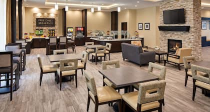 King Studio Suite w/ Full Kitchen + Free Breakfast