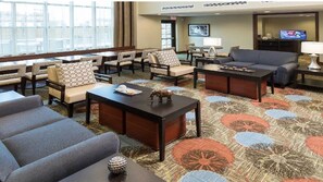 TV, DVD player, offices - Free Breakfast. Pool. Great for Business Travelers! (Omaha)