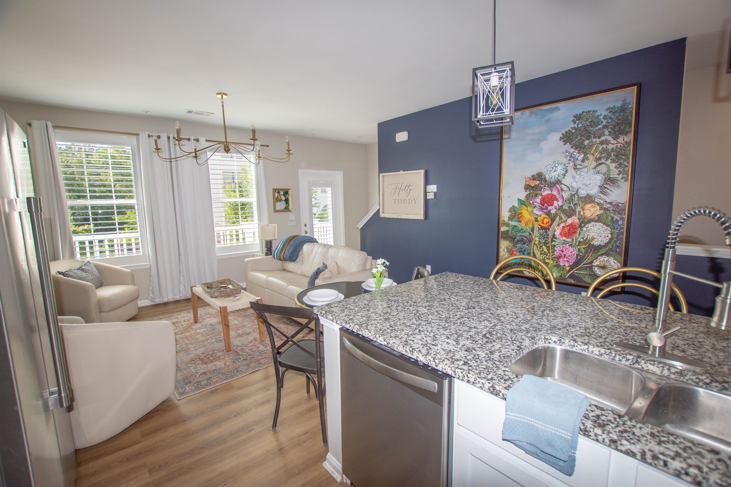 3 King Suites + Garage! So Close to Campus & Square!