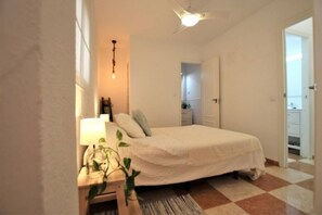 2 chambres, fer et planche Ă repasser, Wi-Fi gratuit, draps fournis