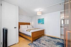 1 habitación, escritorio, tabla de planchar con plancha y wifi gratis 