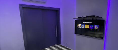 1 slaapkamer, een strijkplank/strijkijzer, gratis wifi