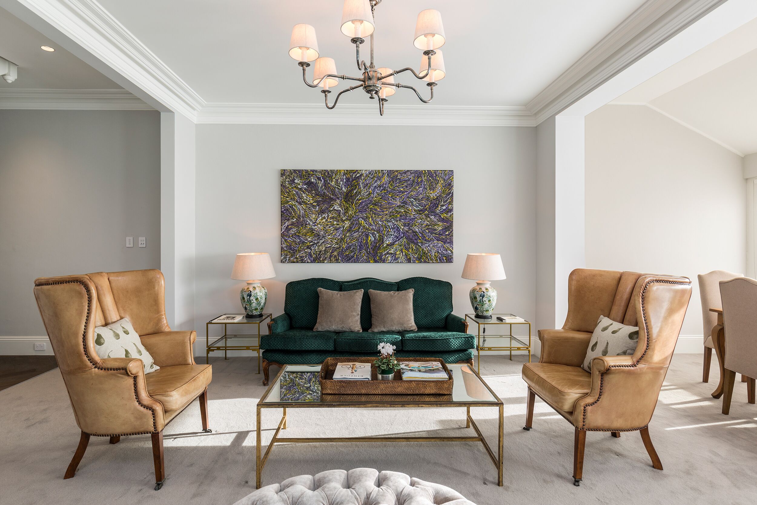 Luxuriously Appointed Apartment With Harbour Views