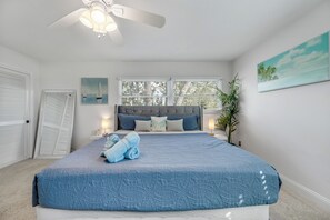 4 bedrooms, iron/ironing board, free WiFi, bed sheets