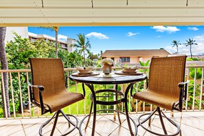 Outdoor dining - South Maui living with magical sunset views (Kihei)