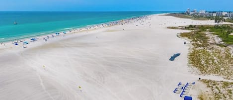 Beach nearby, sun-loungers, beach towels