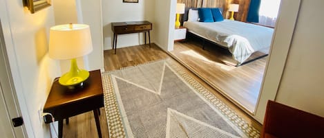 2 slaapkamers, een strijkplank/strijkijzer, reisbedje, gratis wifi
